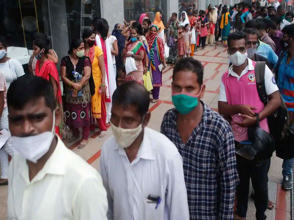 టీకా విషయంలోనే కాదు.. ఫైన్లలోనూ రికార్డే..!