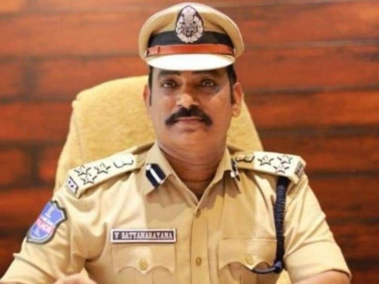 వారు హుజురాబాద్‌ విడిచివెళ్లాలి.. లేకుంటే కఠిన చర్యలే : సీపీ