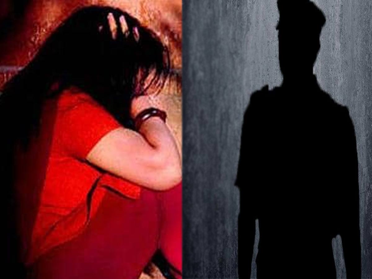 బయటపడ్డ కానిస్టేబుల్ కామక్రీడలు.. భార్య, కూతురిని కూడా వదలకుండా