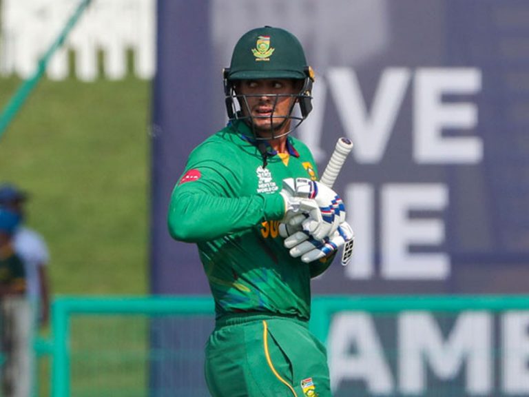 మోకాలు పై కూర్చోకపోవడానికి కారణాలు చెప్పిన డికాక్…