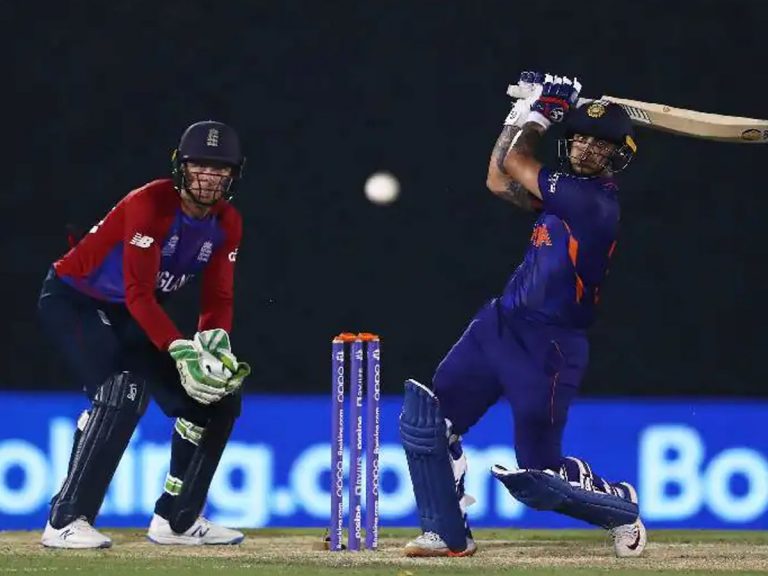 టీ-20 వరల్డ్‌ కప్‌ : ఇంగ్లండ్‌ ను చిత్తు చేసిన టీమిండియా