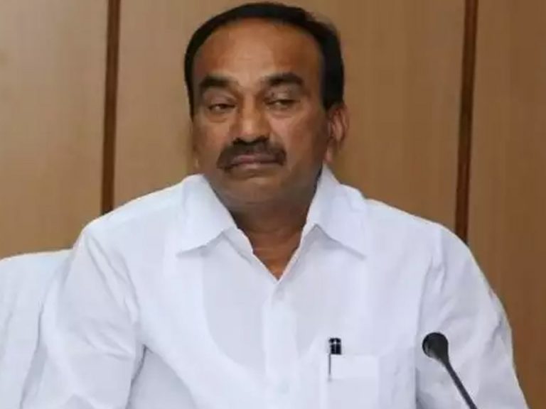 బ్రేకింగ్‌ : ఈటలకు షాక్‌ ఇచ్చిన పోలీసులు..