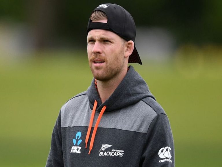 న్యూజిలాండ్ జట్టుకు షాక్ మీద షాక్