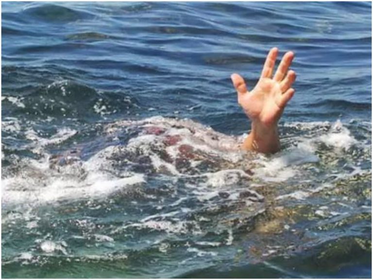 మొయినాబాద్‌లో ఈతకెళ్ళి ఇద్దరు గల్లంతు