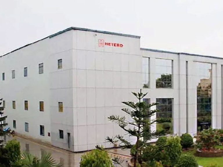 హెటిరో ఫార్మా పై కొనసాగుతున్న ఐటీ దాడులు