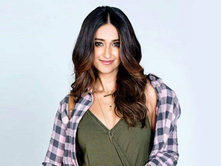 నాజూకు షోకుల జాణ.. ఇలియానా!