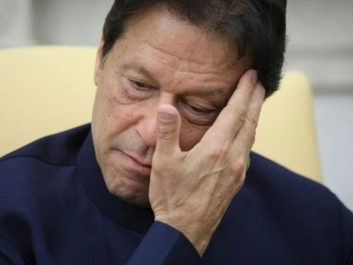 గిఫ్ట్‌ ను అమ్ముకున్న పాక్ ప్రధాని..