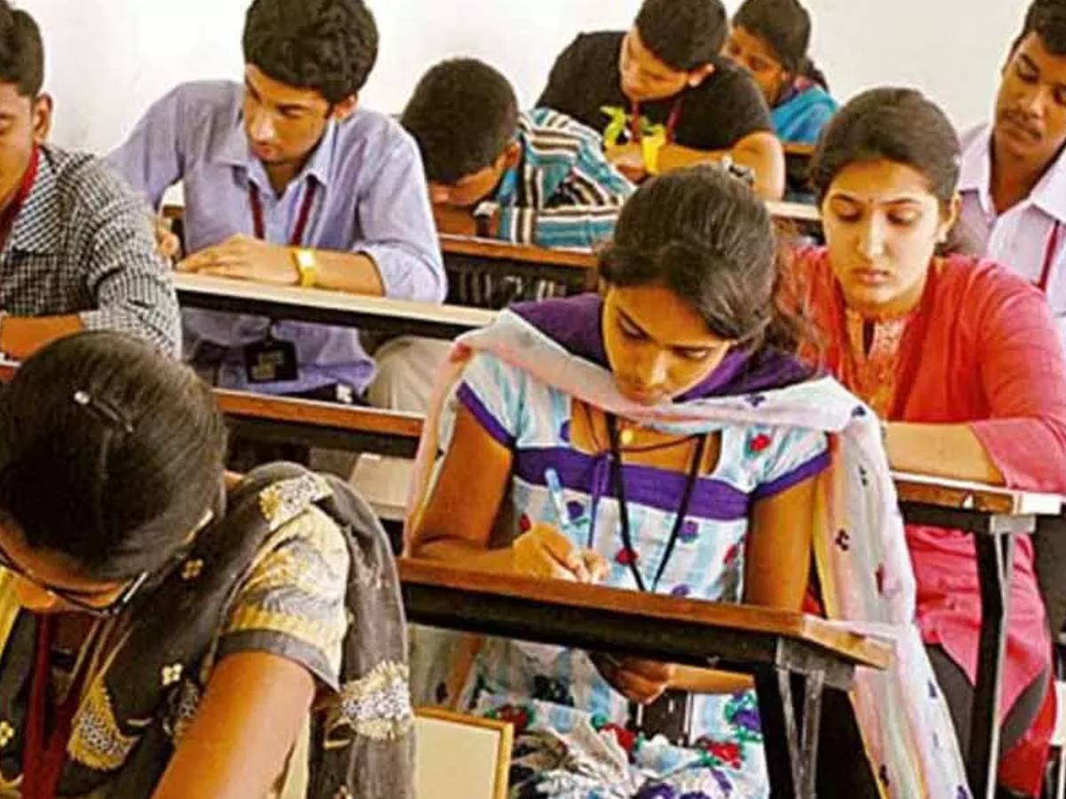 JEE Mains Exams: రేపటి నుంచి జేఈఈ మెయిన్స్ పరీక్షలు.. విద్యార్థులకు కీలక సూచనలు..!