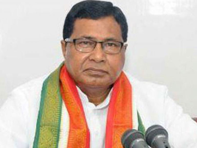 గాంధీ భవన్‌లో పీఏసీ సమావేశం.. మధ్యలో వెళ్లిపోయినా జానారెడ్డి..