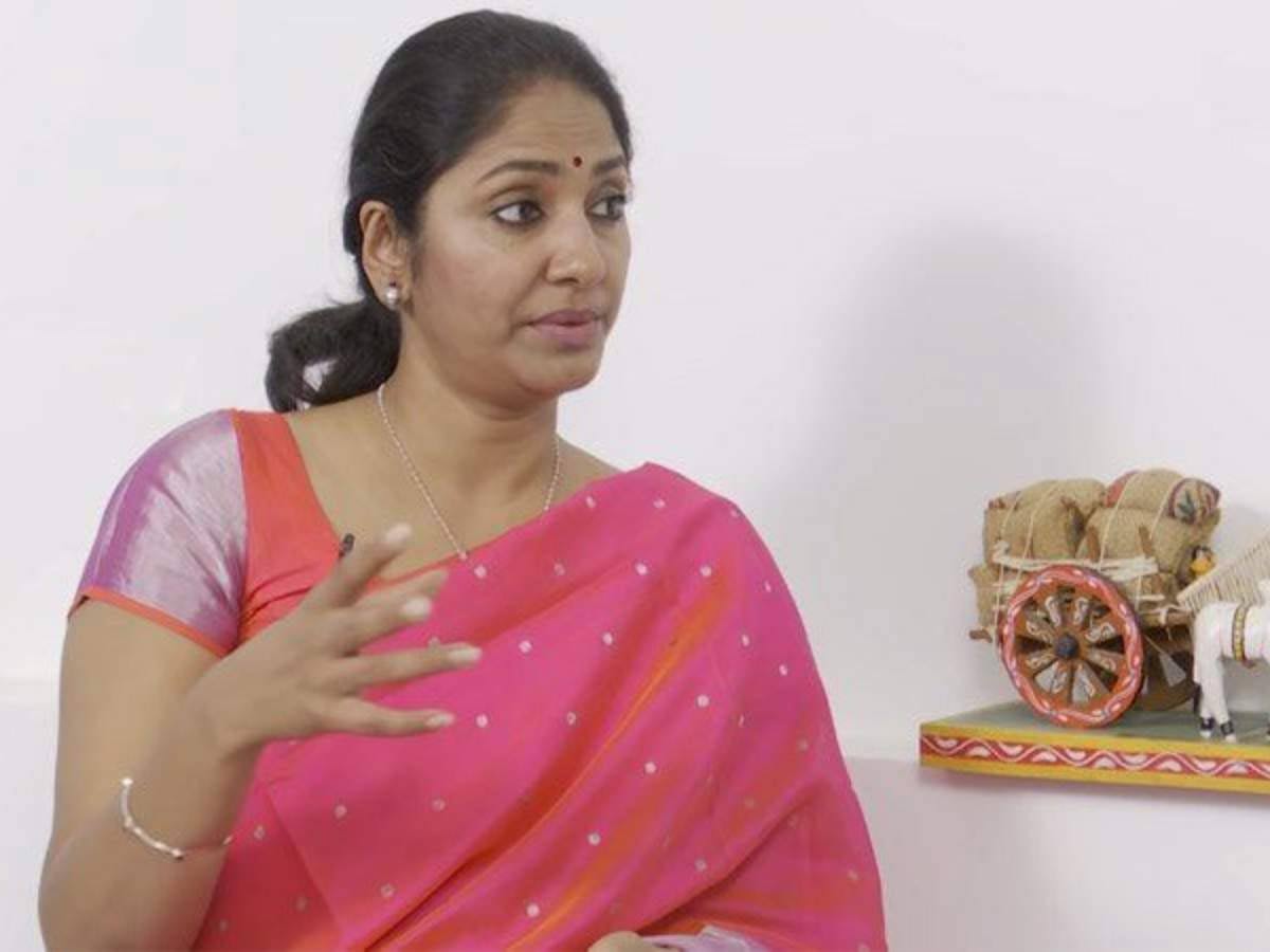 మీడియాపై యాంకర్ ఝాన్సీ సంచలన వ్యాఖ్యలు