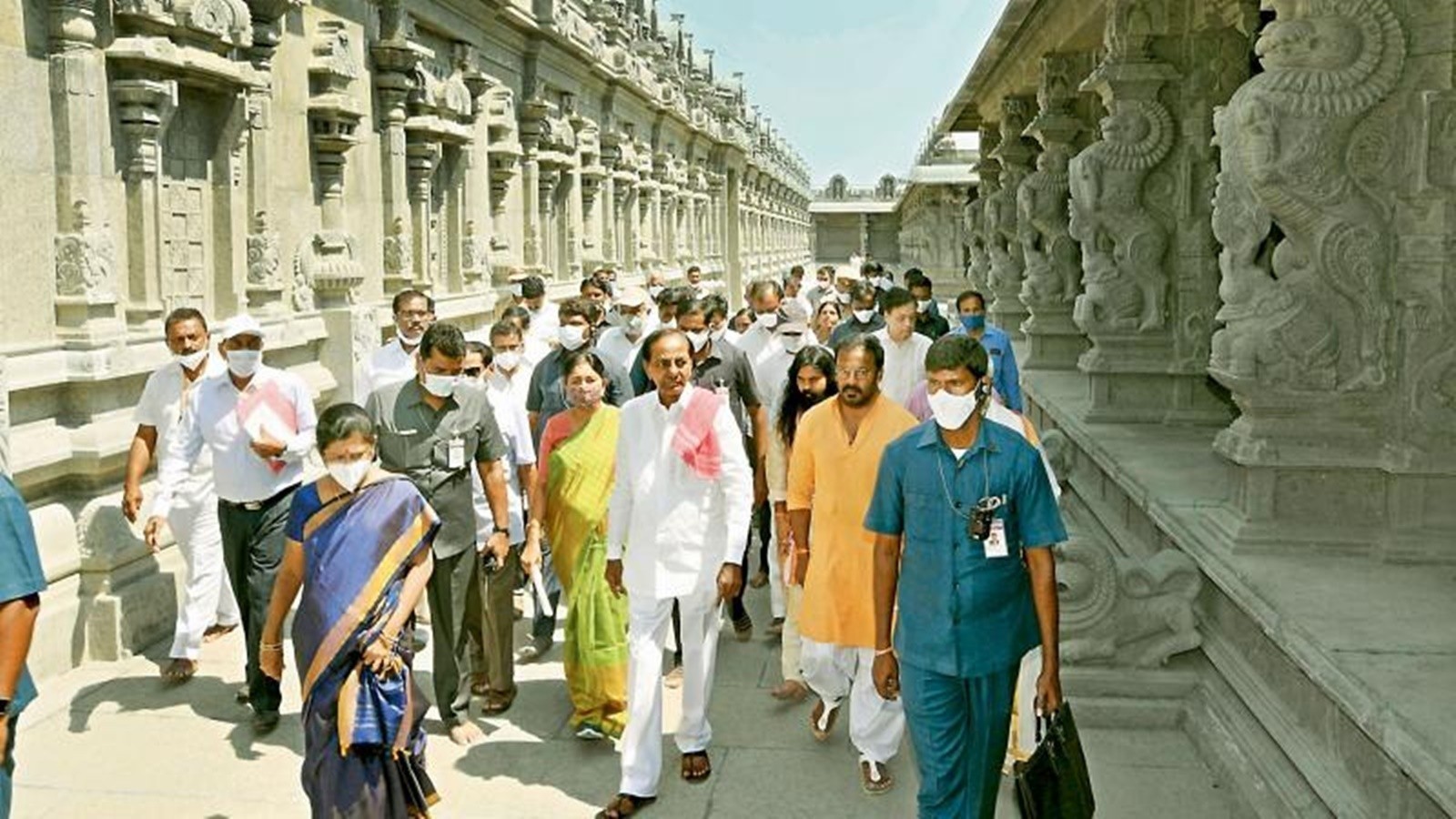 యాదాద్రిలో సీఎం కేసీఆర్ పర్యటన.. స్వామి వారి చెంత ముహూర్త పత్రిక