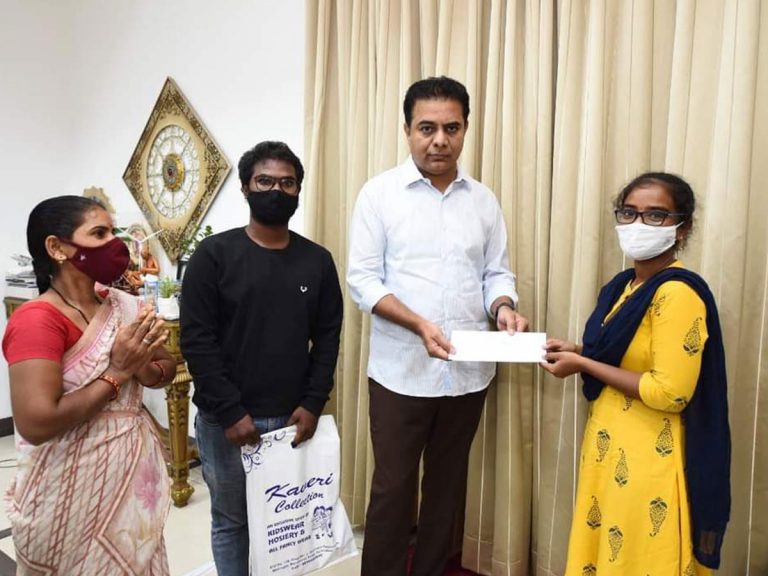 విద్యార్థి చదువుకి మంత్రి కేటీఆర్ సహకారం…