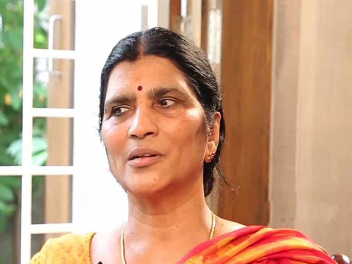 తెలుగుకి ఇప్పుడు కాదు.. ఎప్పుడో అన్యాయం జరిగింది: లక్ష్మీ పార్వతి