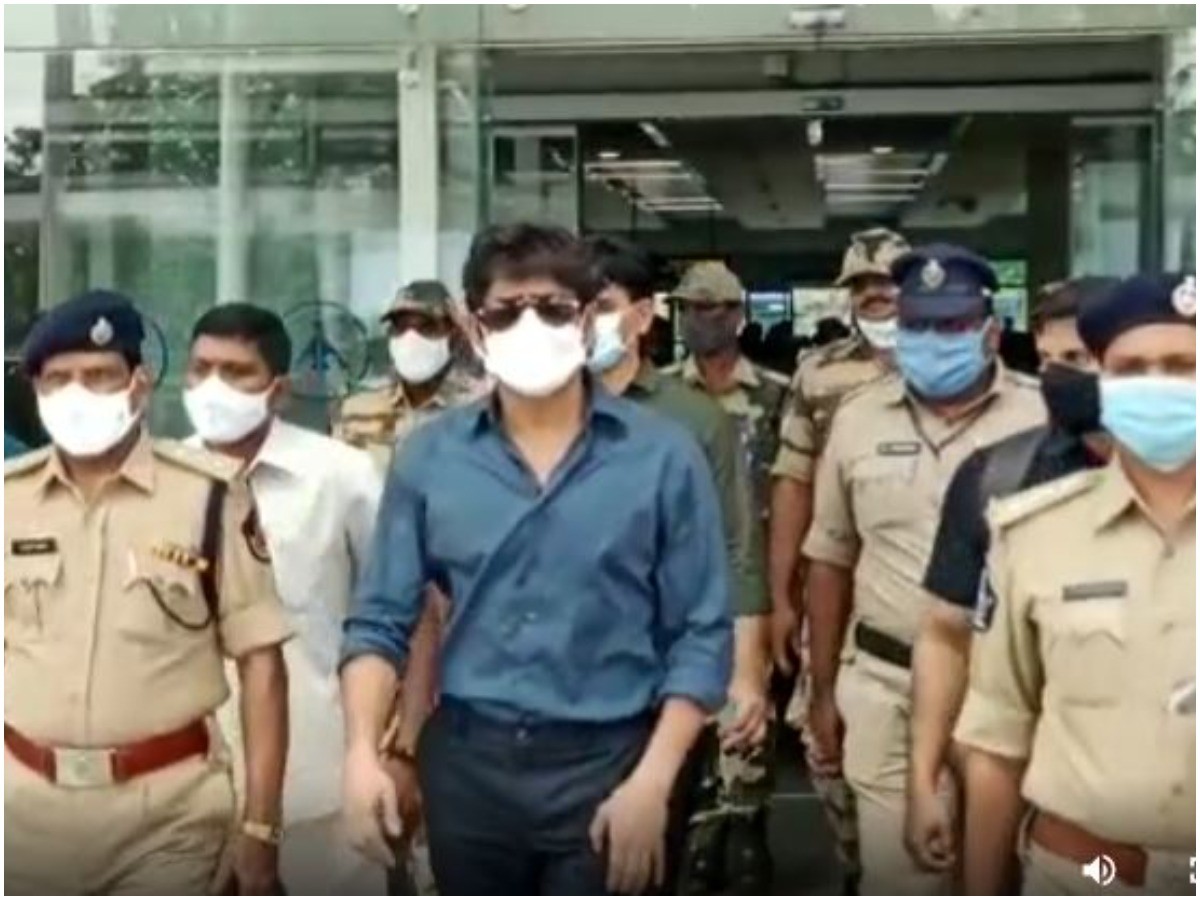 జగన్‌ని చూసి చాలా రోజులైంది.. అందుకే వచ్చా!