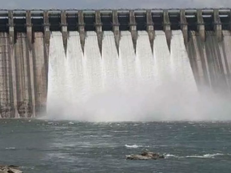 నాగార్జున సాగర్ గేట్లు ఎత్తి దిగువకు నీటి విడుదల…