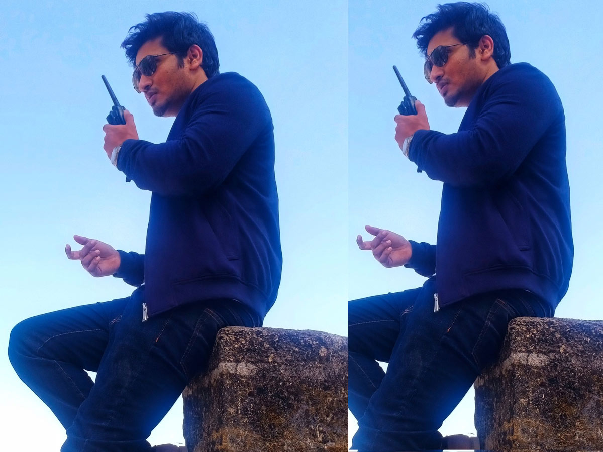 ఒకేసారి నాలుగు చిత్రాలలో నిఖిల్!