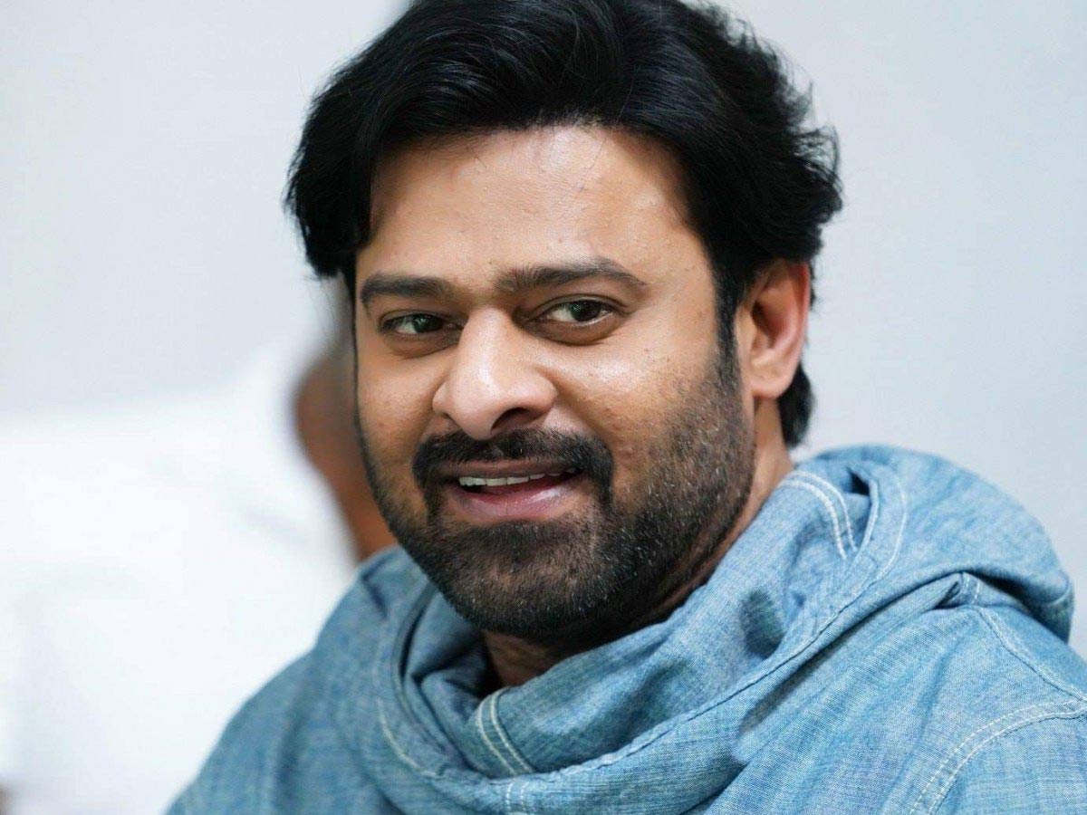 ప్రభాస్ పుట్టినరోజున అద్భుతమైన ట్రీట్