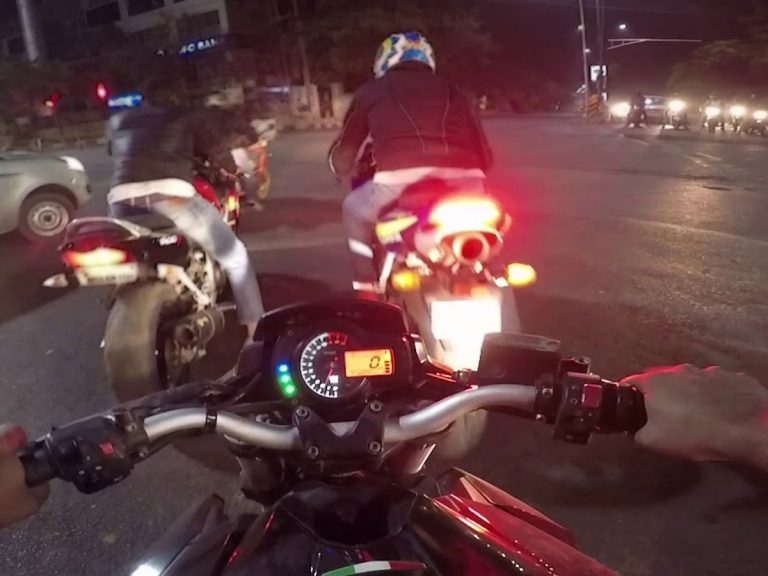 హైదరాబాద్‌లో అర్ధరాత్రి బైక్‌ రేసింగ్‌లు…