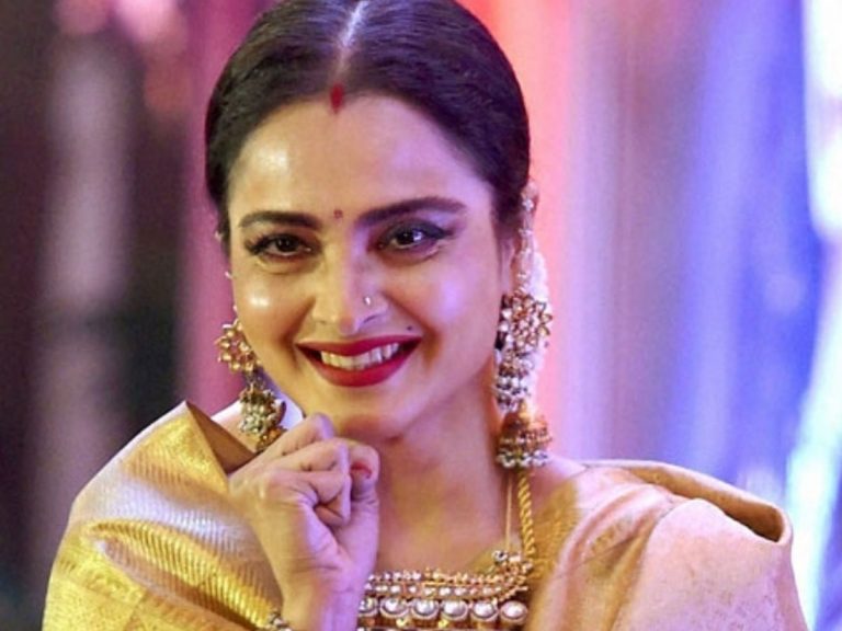 అందాల అభినయ రేఖ