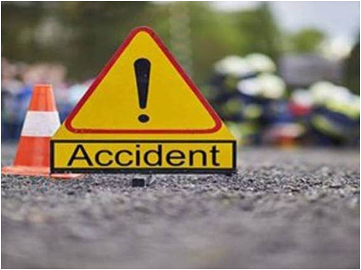 నార్సింగి మీర్జాగూడ చౌరస్తాలో‌ రోడ్డు ప్రమాదం