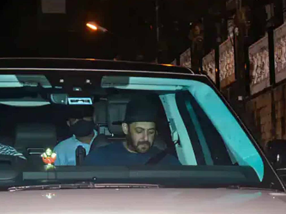 ఆర్యన్ అరెస్ట్ తర్వాత షారూఖ్‌ను పరామర్శించిన సల్మాన్