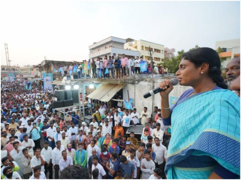 వైఎస్ షర్మిల ఆరో రోజు పాదయాత్ర.. కేసీఆర్ పాలనపై విమర్శల బాణాలు