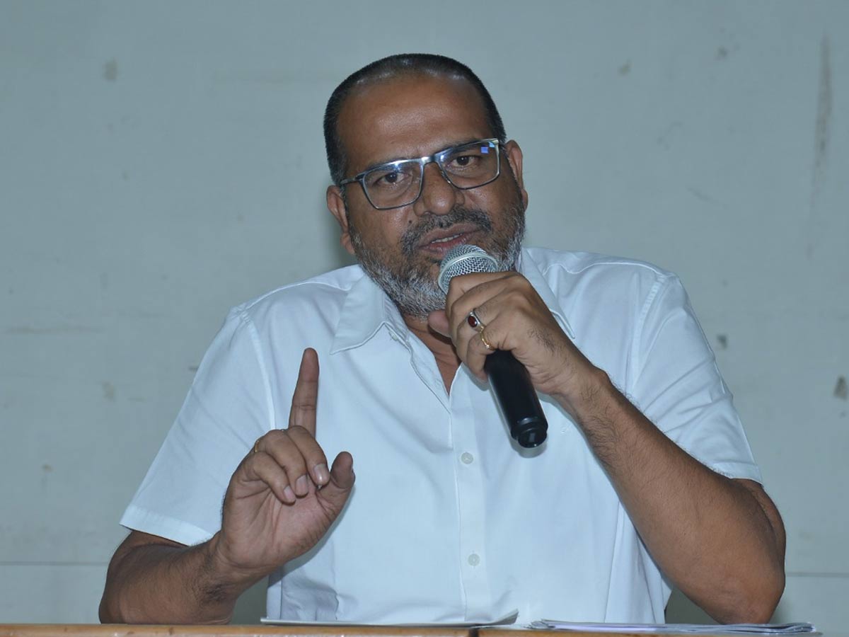 బండ్ల గణేశ్ విత్ డ్రా వెనుక కారణం వేరు: నిర్మాత యలమంచి రవిచంద్