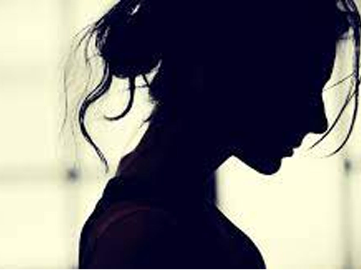 తండ్రి అలా అనడంతో ఆత్మహత్య చేసుకున్న మహిళ