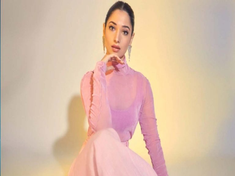 బకాయిలు చెల్లించాలని లీగల్‌ నోటీసులు: తమన్నా భాటియా