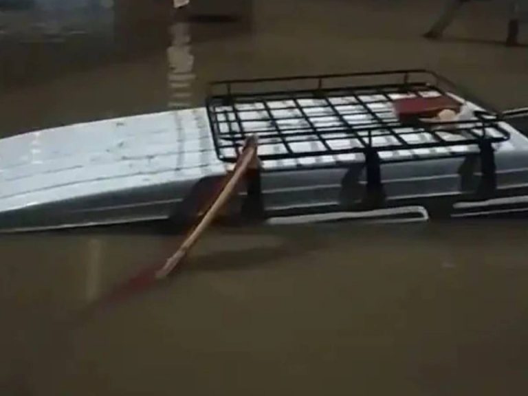 తిరుపతి అర్థరాత్రి వర్ష బీభత్సం.. నీట మునిగి ఓ మహిళ మృతి..