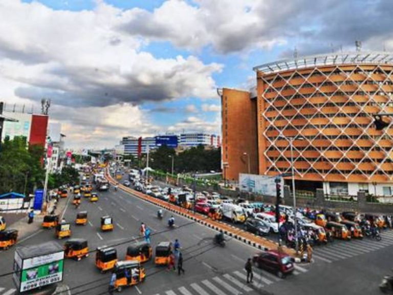 రేపు హైదరాబాద్‌లో ట్రాఫిక్ ఆంక్షలు.. ఎందుకంటే..?