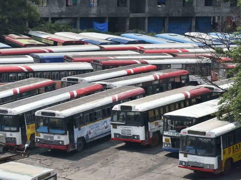 మేడారం భక్తులకు శుభవార్త.. 3845 ప్రత్యేక బస్సులు