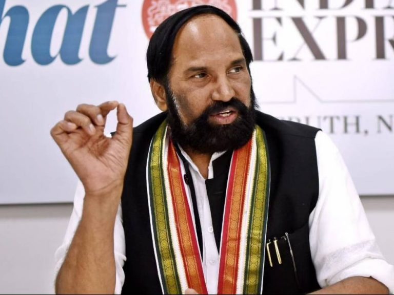 బీజేపీ, టీఆర్ఎస్ లు చీకటి ఒప్పందంతో పని చేస్తున్నాయి : ఉత్తమ్