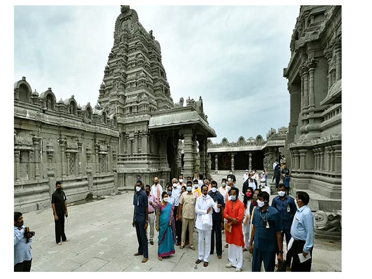 యాదాద్రి చేరుకున్న సీఎం కేసీఆర్