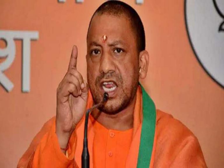 పాకిస్థాన్ గెలుపును సెలబ్రేట్ చేసుకుంటే.. దేశద్రోహం కేసులు: సీఎం యోగి