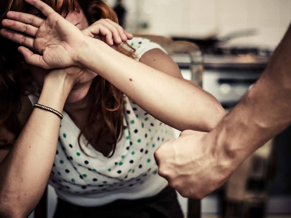 ఆ హీరో నన్ను రేప్ చేసి బలవంతంగా తాళికట్టాడు.. బుల్లితెర నటి సంచలన వ్యాఖ్యలు