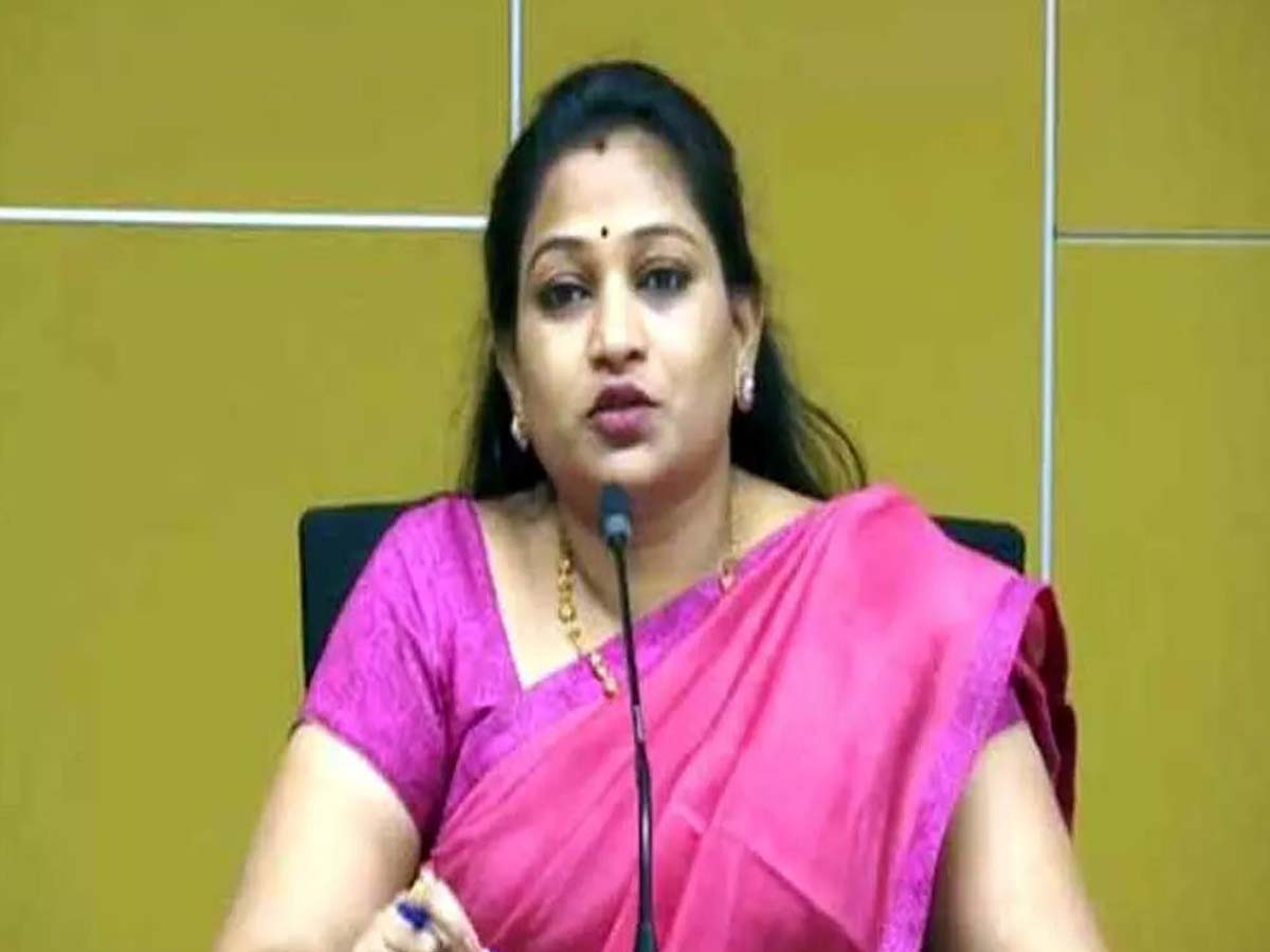 శాంతియుతంగా వెళ్తున్న రైతుల్ని రెచ్చగొట్టడం సరికాదు: వంగలపూడి అనిత