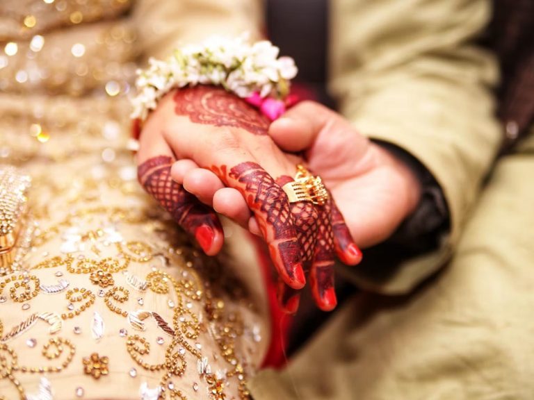 700 ఏళ్లుగా ఆ ఊర్లో వింత ఆచారం… అమ్మాయి కాదు… అబ్బాయి అలా…