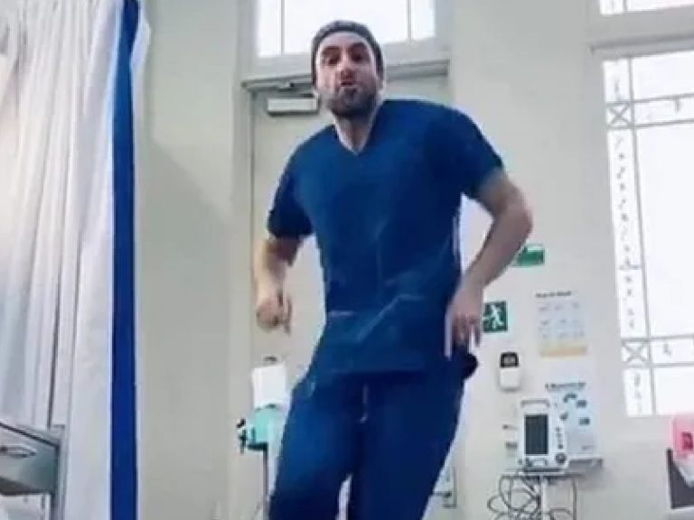 డాక్ట‌ర్ వికృత చేష్ట‌లు… చేస్తున్న ఆప‌రేష‌న్‌ను మ‌ధ్య‌లో వ‌దిలేసి…