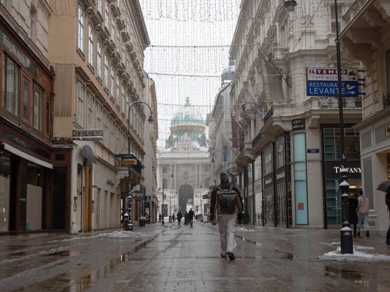 ఆ దేశంలో మ‌ళ్లీ లాక్‌డౌన్… ప్ర‌త్యేకించి వారికోస‌మే…