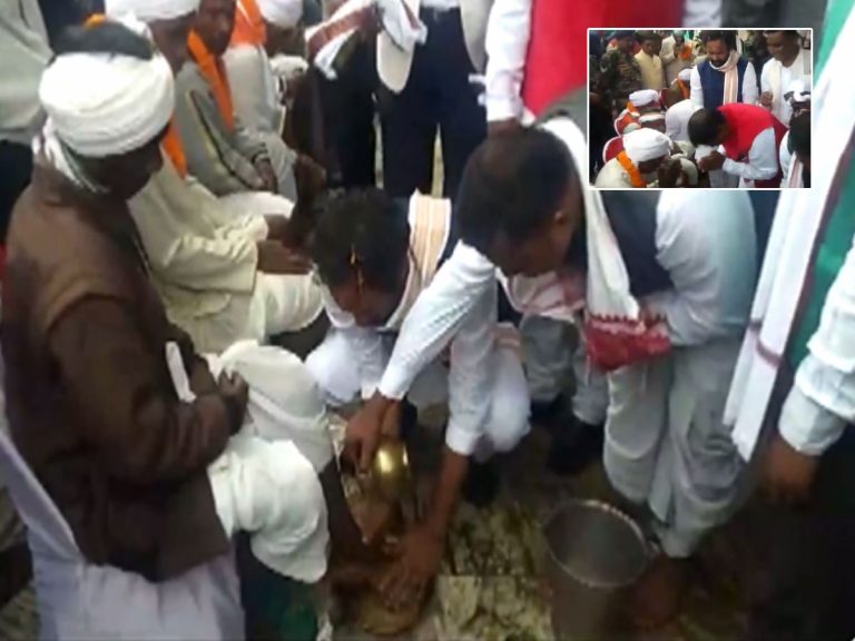 బిర్సా ముండా జయంతి.. ఆయన అనుచరుల పాదాలు కడిగిన కేంద్ర మంత్రులు..