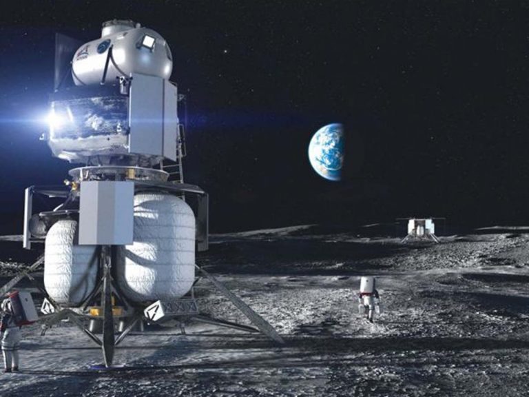 స్పేస్ యుద్ధం:  బెజోస్‌పై ఎల‌న్ పైచేయి…