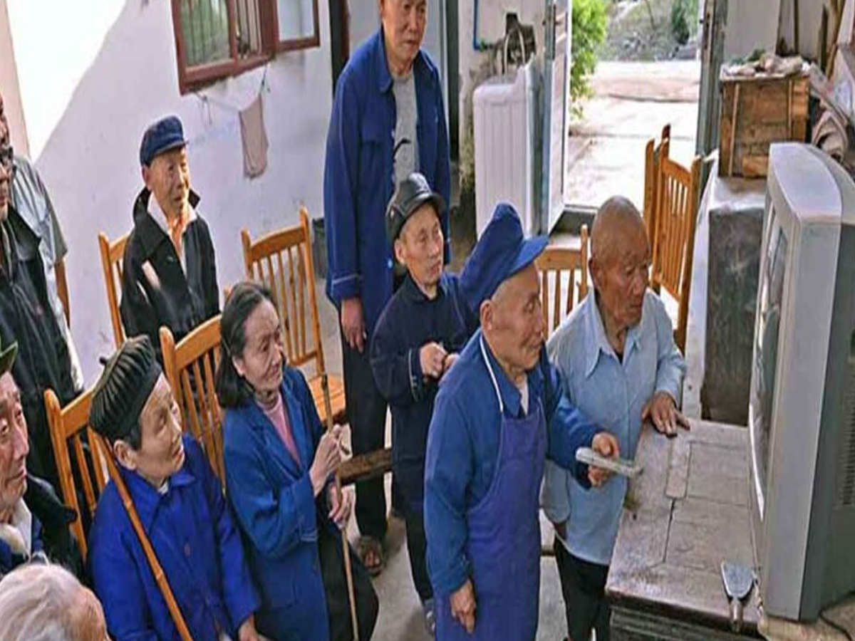 అన‌గ‌న‌గా ఓ గ్రామం … ఆ గ్రామంలో అంతా మ‌ర‌గుజ్జులే…