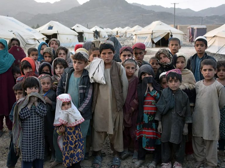 మార‌ని ప‌రిస్థితులు… దిగ‌జారుతున్న జీవ‌నం…