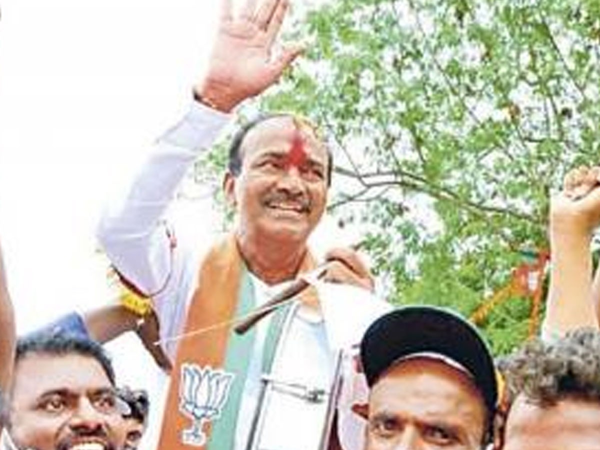 తొలిసారి బీజేపీ ఆఫీసుకు ఈటల..