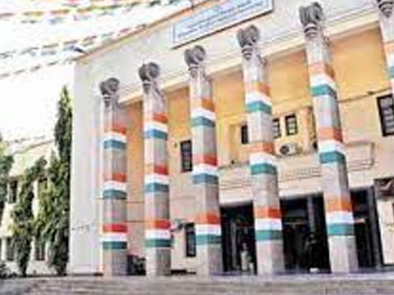 గాంధీభవన్‌లో పీఏసీ భేటీ.. కోమటిరెడ్డి, జగ్గారెడ్డి డుమ్మా..