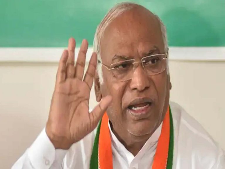 చమురు ధరలపై పార్లమెంట్‌లో కేంద్రాన్ని నిలదీస్తాం: ఖర్గే