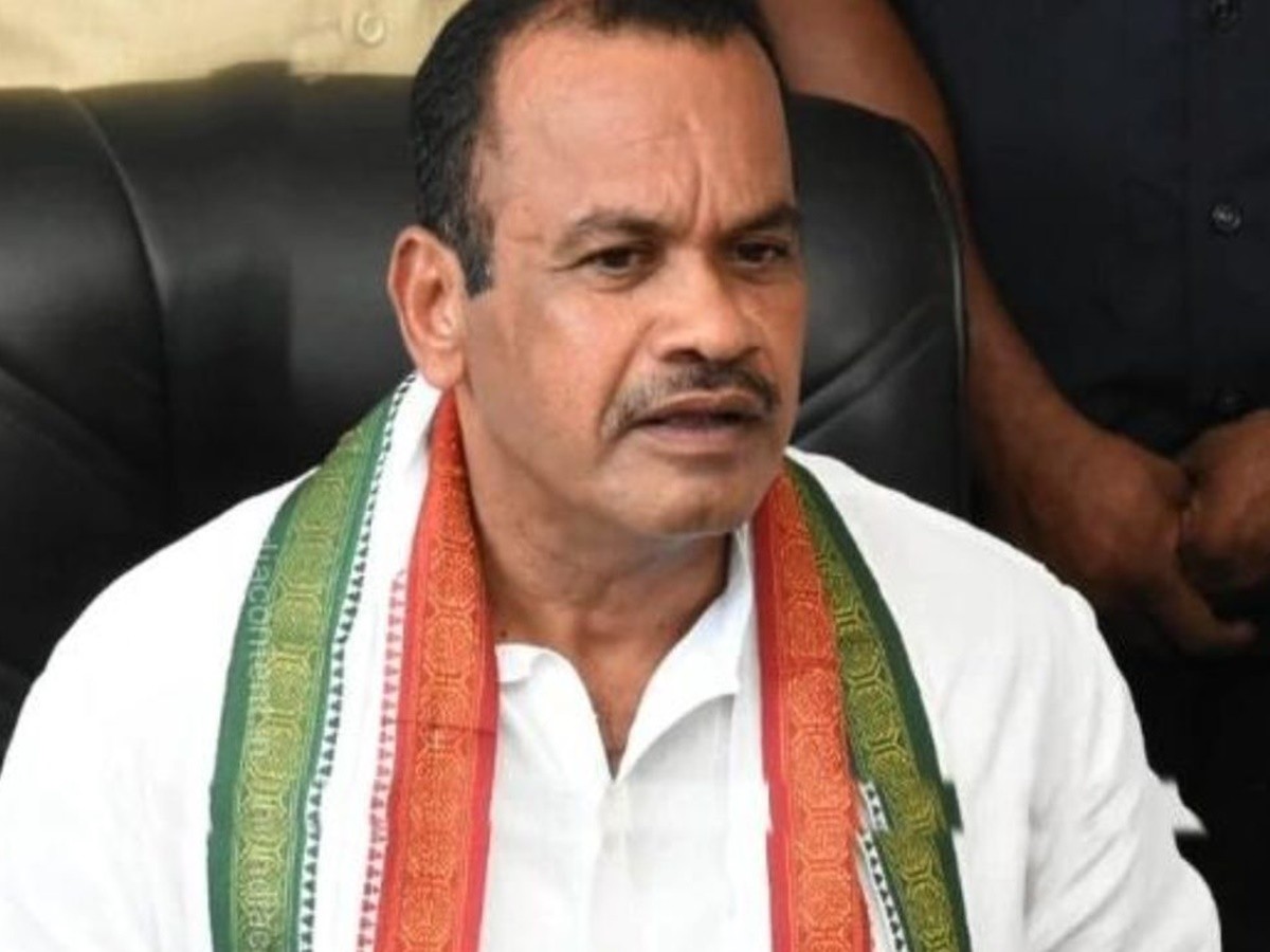 Komatireddy Venkat Reddy : యాదాద్రి వచ్చే భక్తులకు మరింత సౌకర్యం