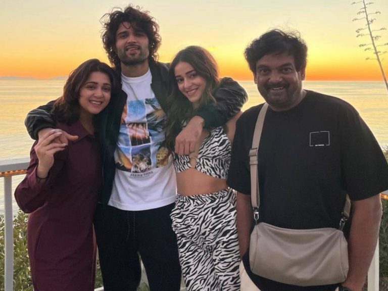 లాస్ ఏంజెల్స్ నుంచి ‘లైగర్’ టీం హలో