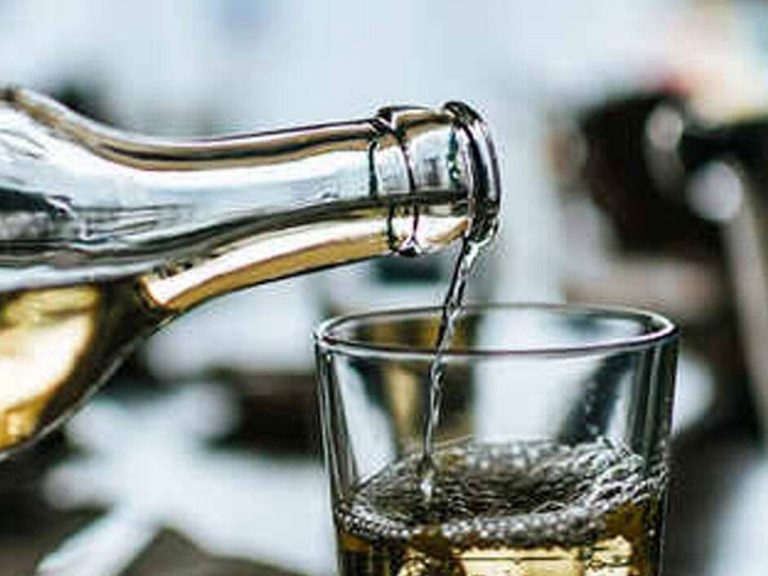 కల్తీ మద్యం కాటు.. 24 మంది మృతి..!